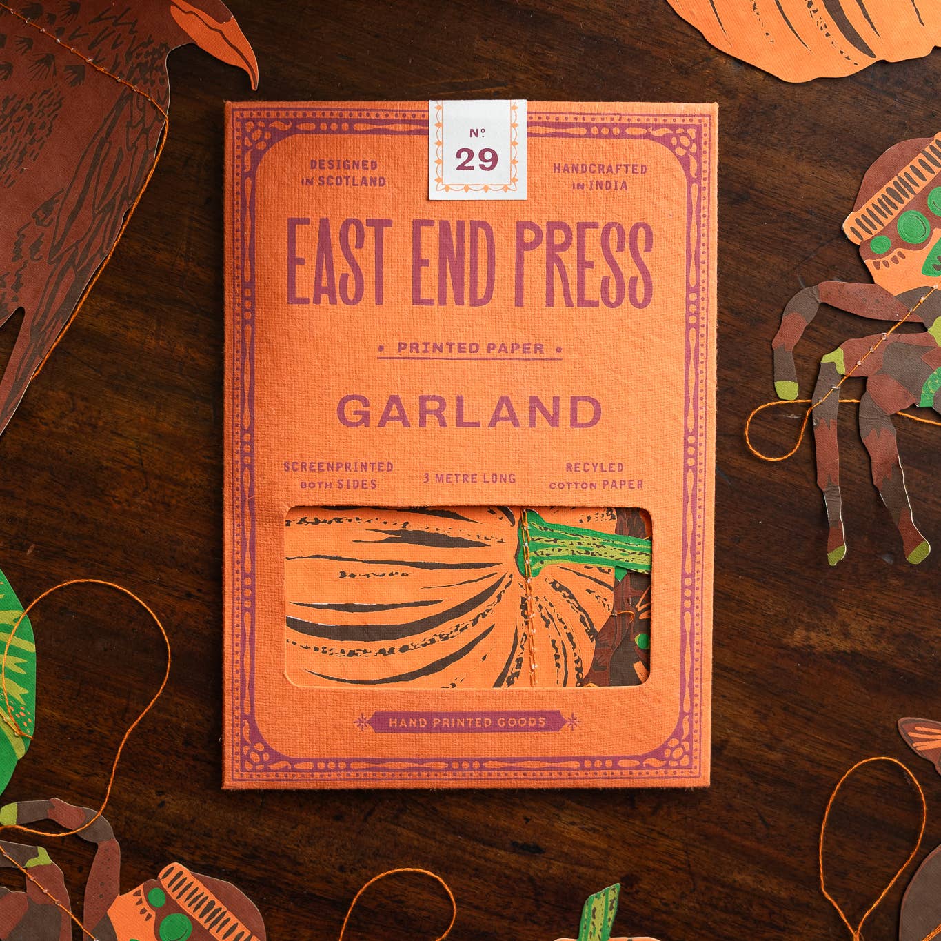 Front of packing for the pumpkin garland.