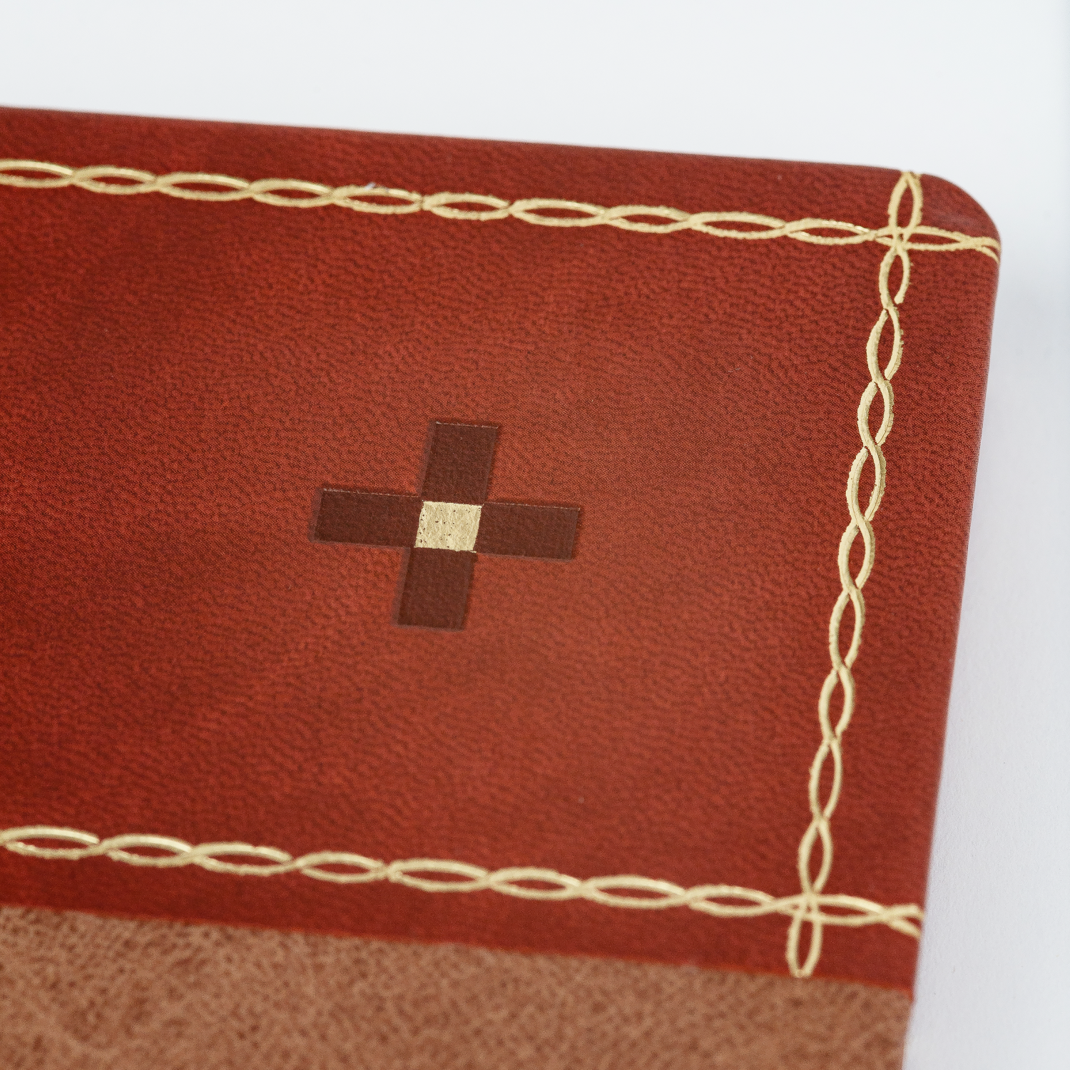 Close up of corner stitching on the Blackwing Volume 574.