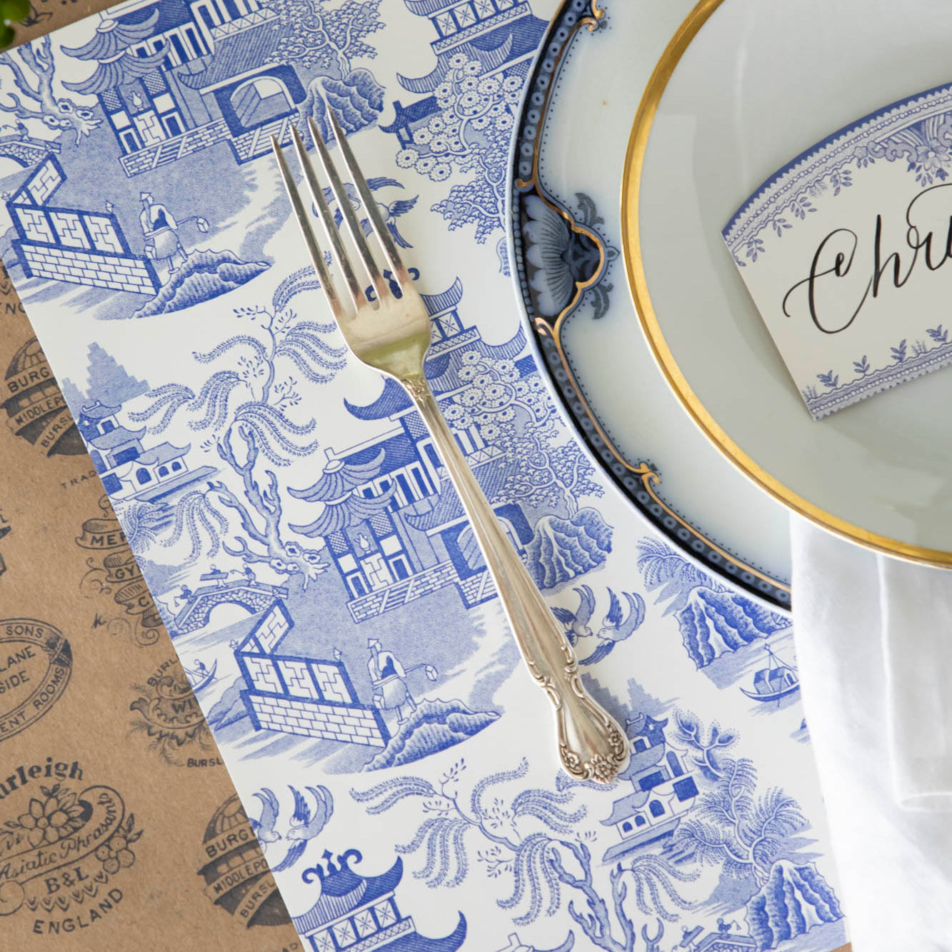 Blue Willow Classic Placemat with the Kraft Burleigh Heritage Runner underneath.