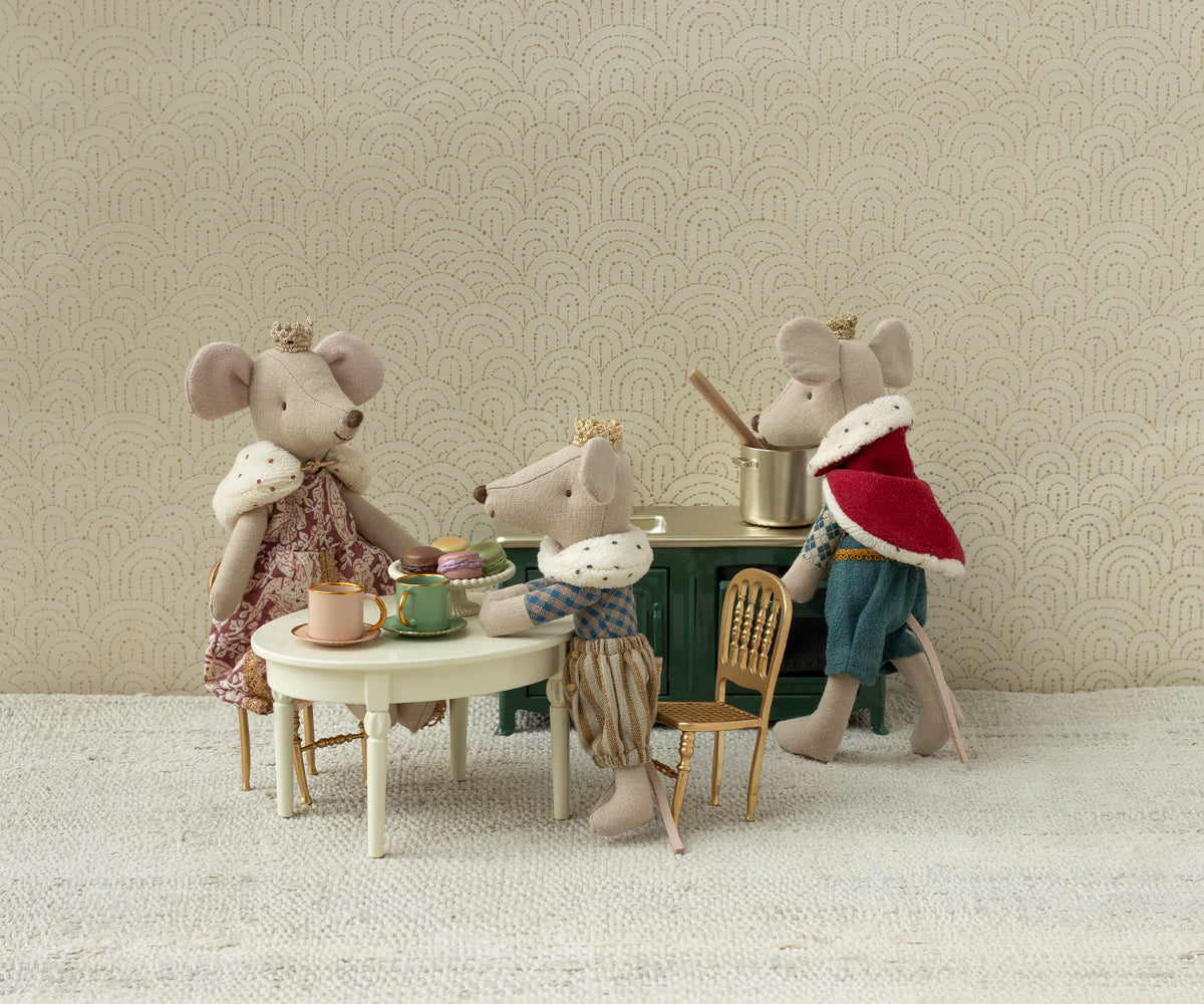 Maileg toy mice dressed in royal clothes.