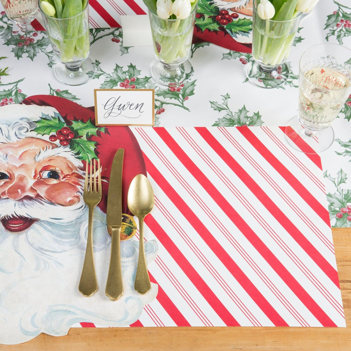 Christmas tablesetting with Santa and Candy Stripe Placemat