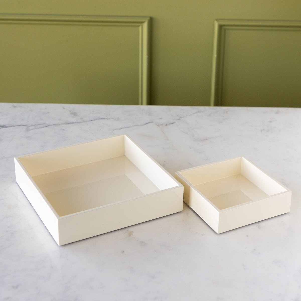 Cream Lacquer Napkin Holder/Tray