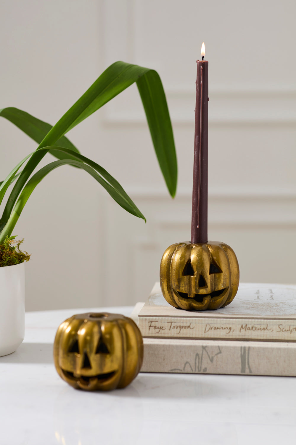 Two gold jack-o&
