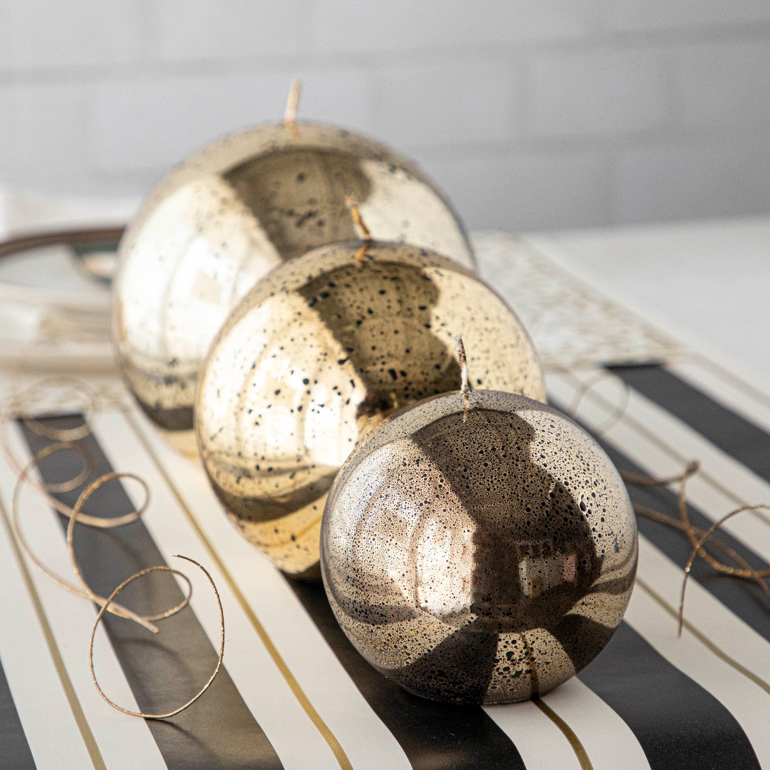 Shiny Metallic Ball Candle - Antique Gold