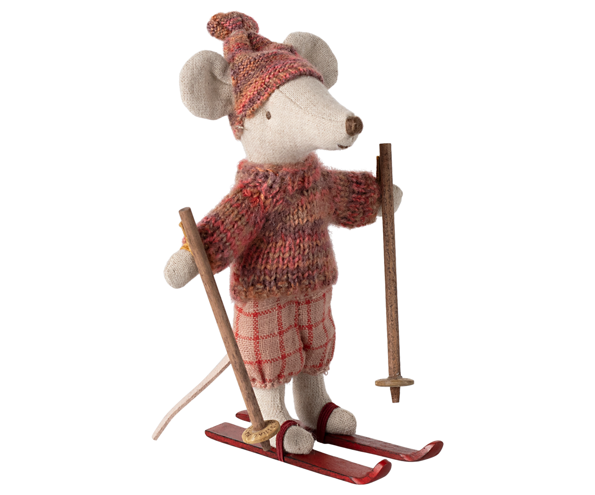 Little Sister Winter Mouse with her ski set