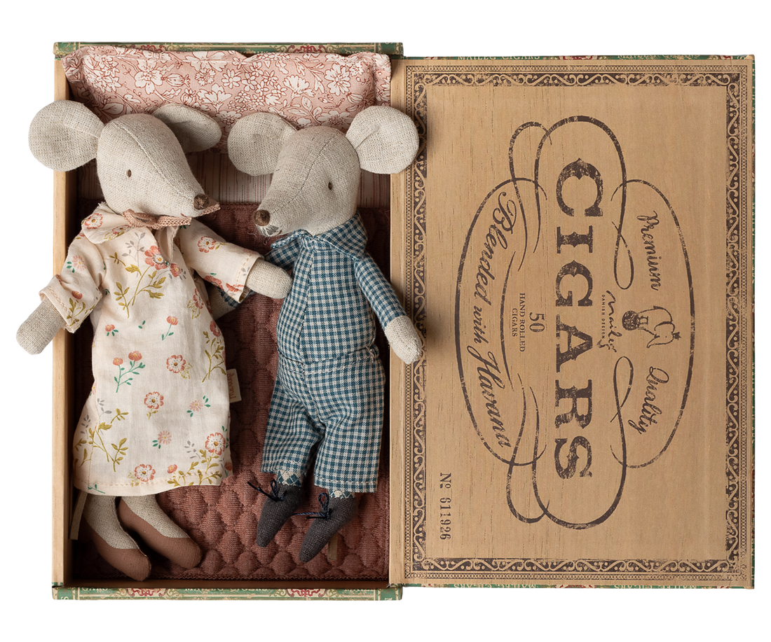Two mouse dolls in a decorative box with &