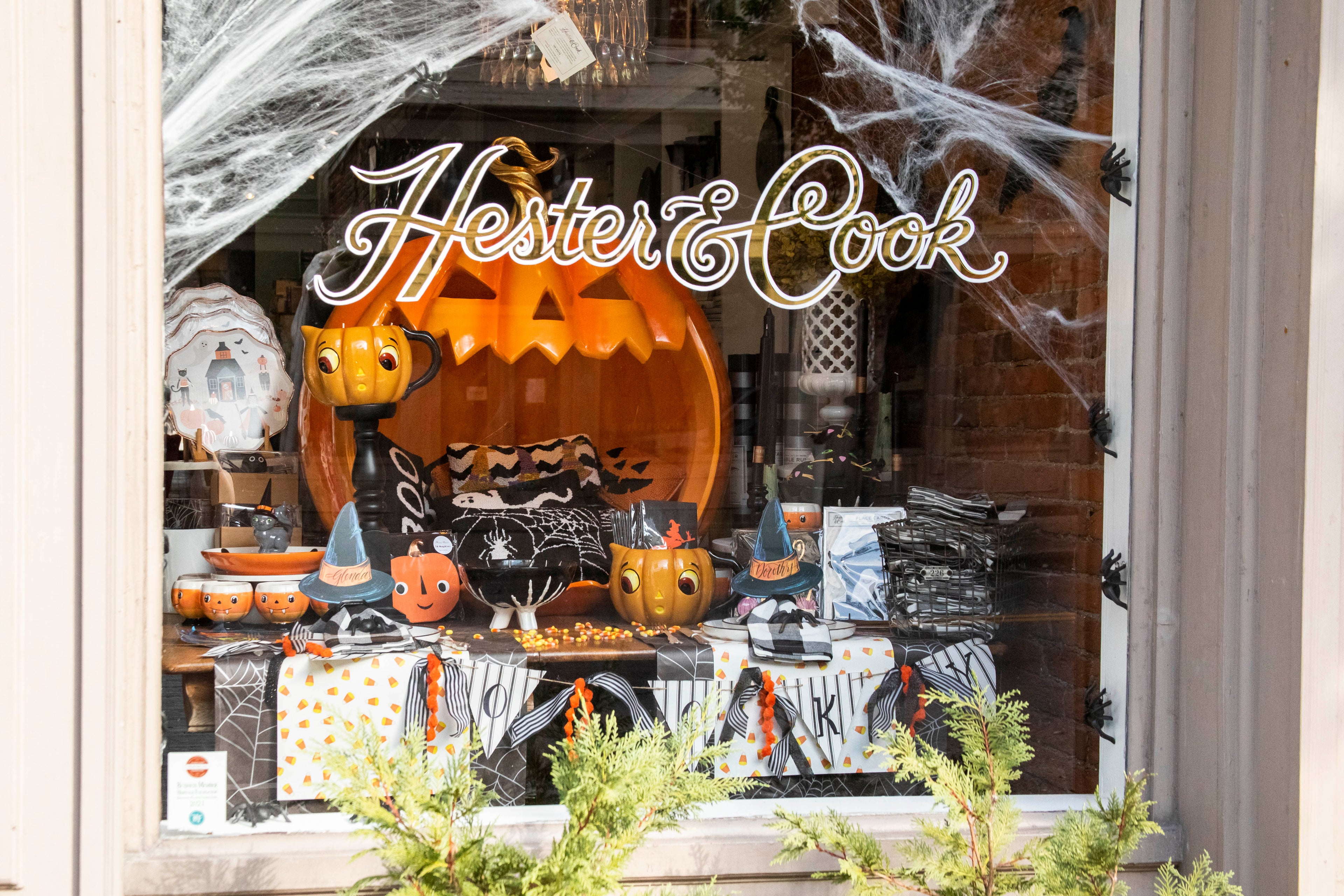 The Hester &amp; Cook Franklin store window decorated for Halloween.