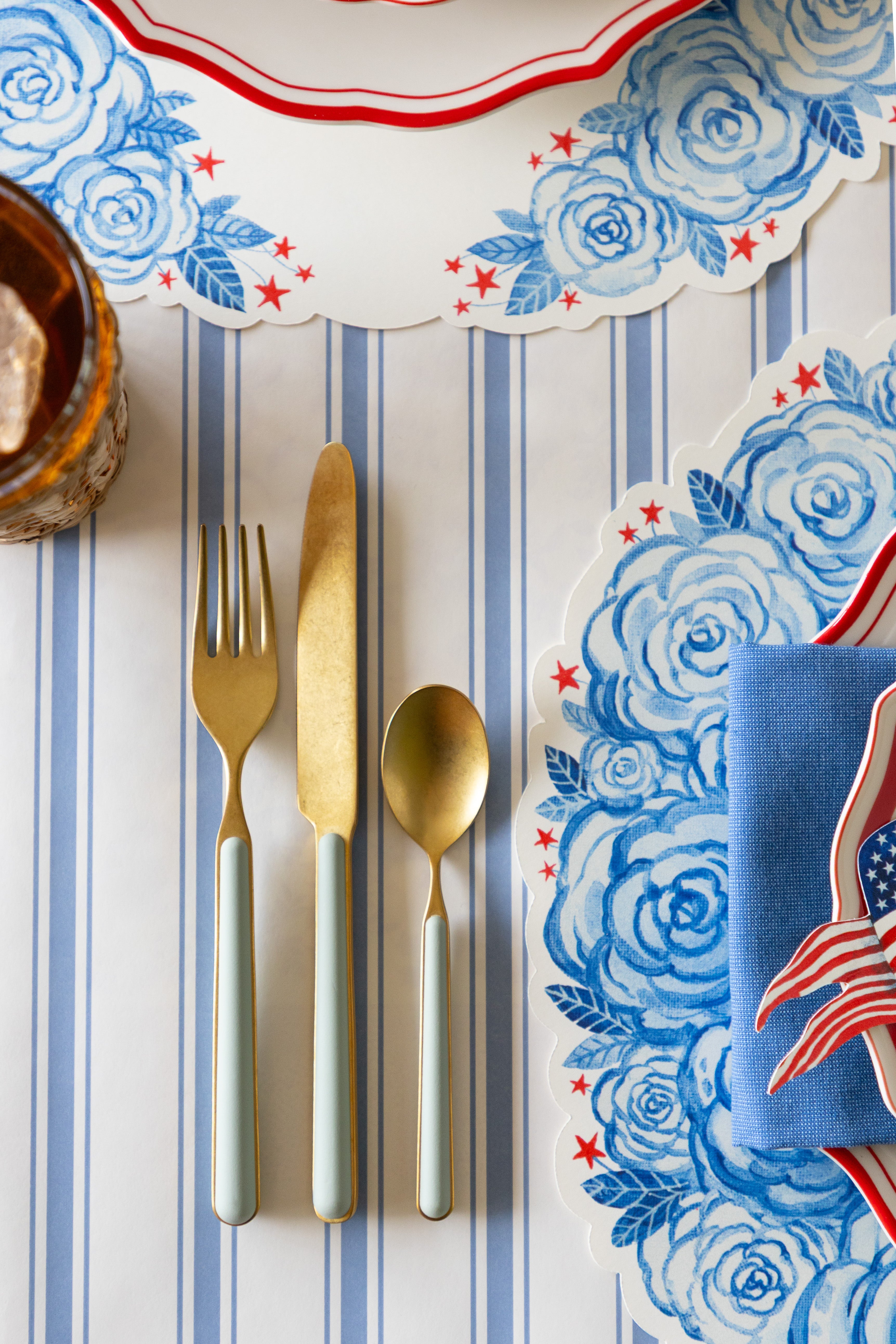 Die-cut American Floral Wreath Placemat