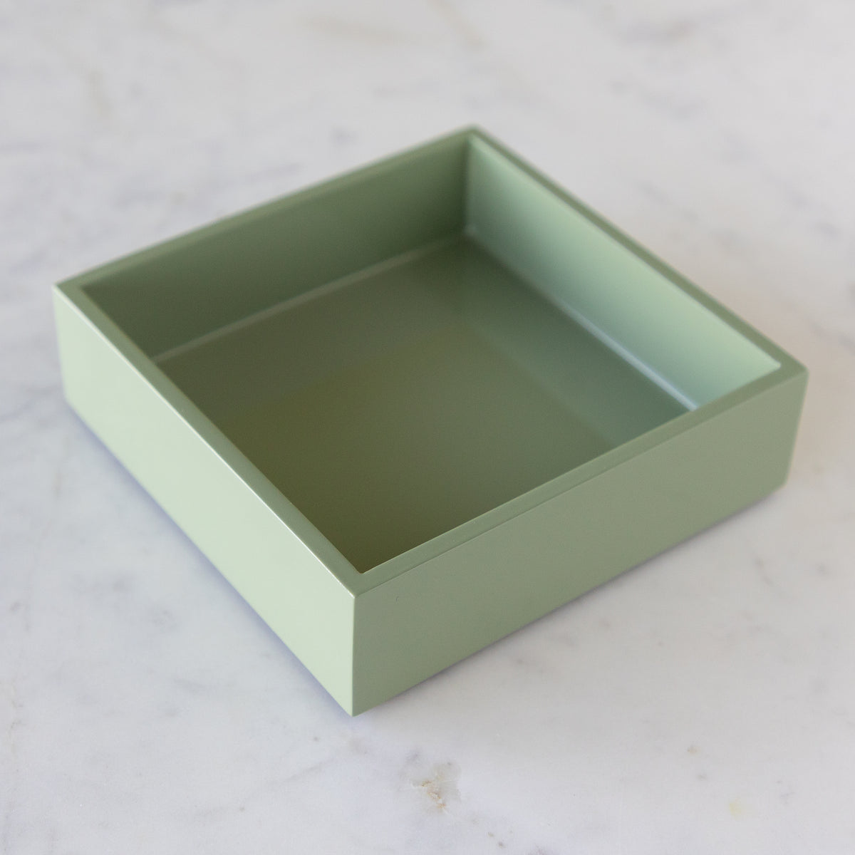 Artichoke Lacquer Napkin Holder/Tray