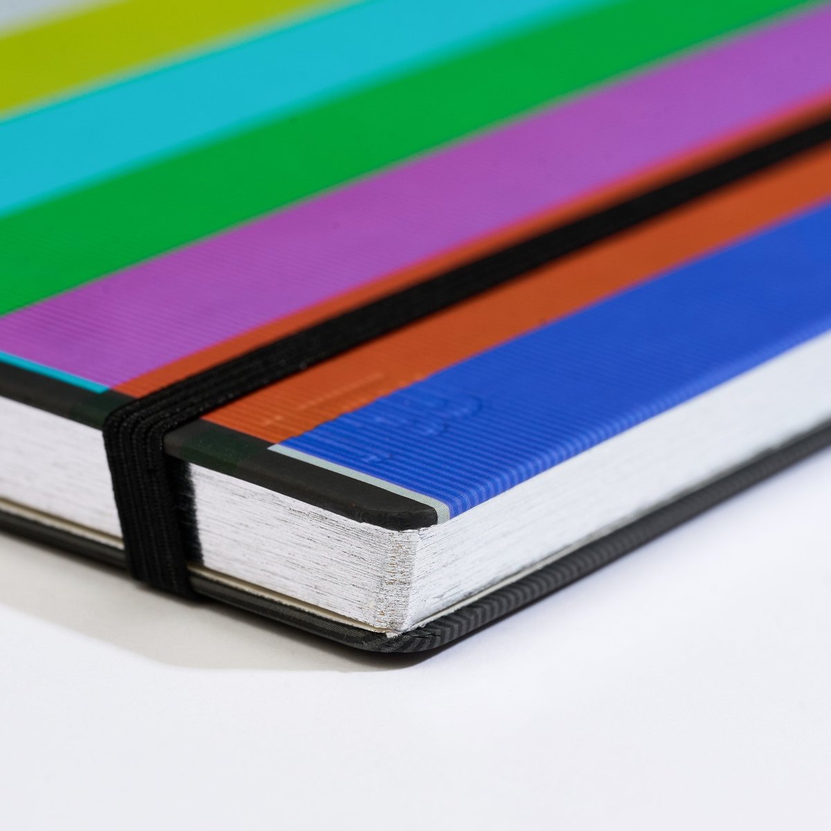 Side detail of the Blackwing Volumes 343 notebook.