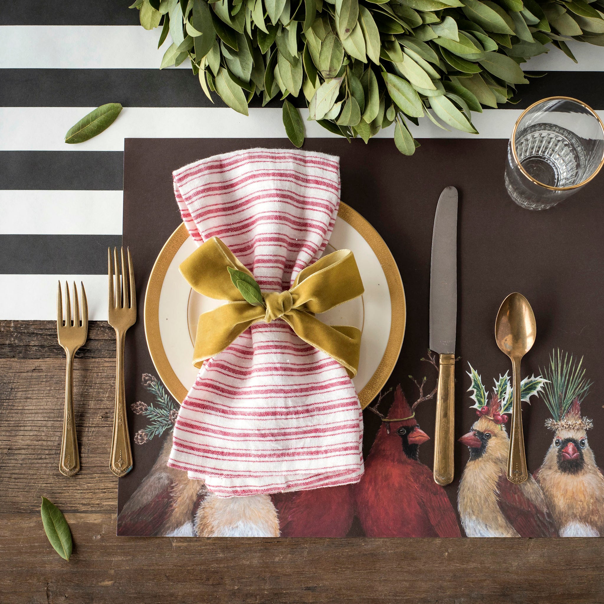 Table setting with Cardinal Party placemat 